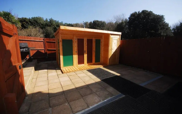 Get Away Home With Hot Tub Sleeps 7