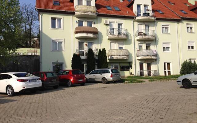 Kristály Apartman