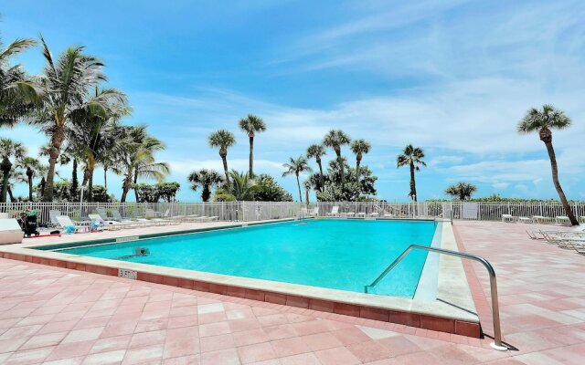 Sunny Beachfront Condo With Pool and Sw-facing Balcony