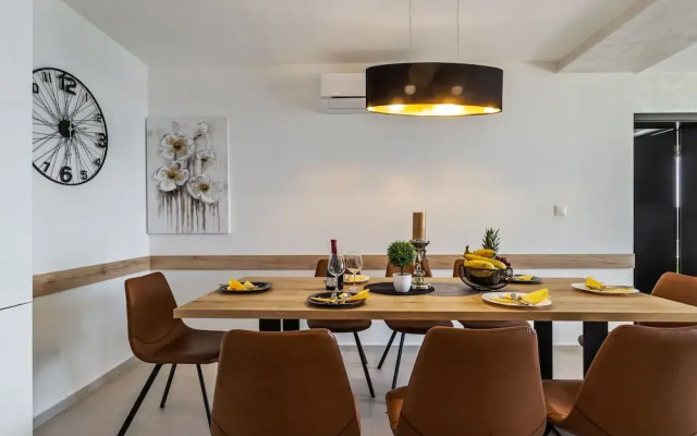 Pleasing Apartment in Crikvenica With Private Pool