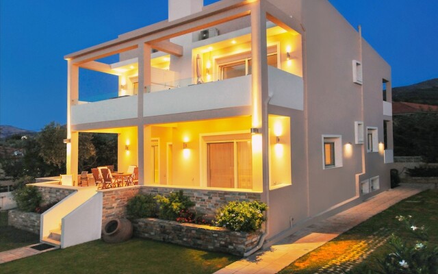 Balconies on Sea - The Garden Apartment