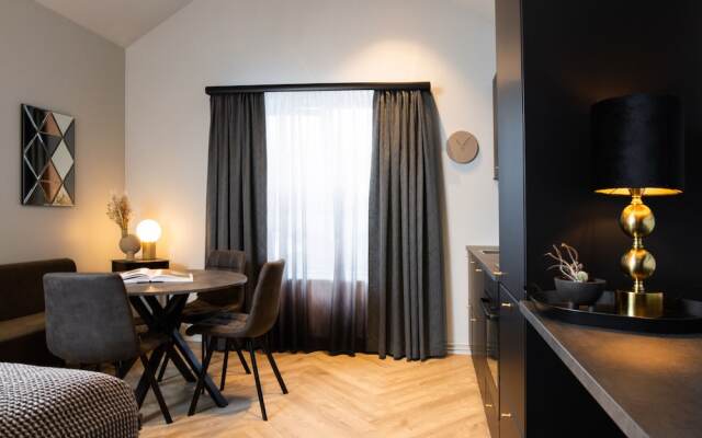 Backyard Apartments by Heimaleiga