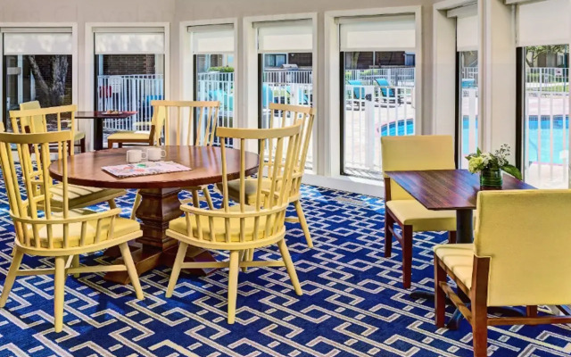 Sonesta Simply Suites Cleveland Airport