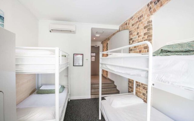 Nomads Sydney - Hostel