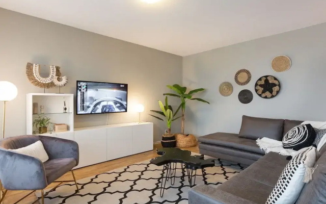 Sea-view Apartment in Den Haag near Beach