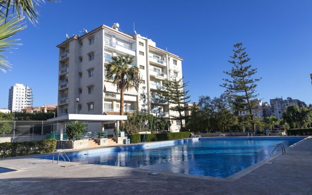 Palm Beach Sea View Apartment