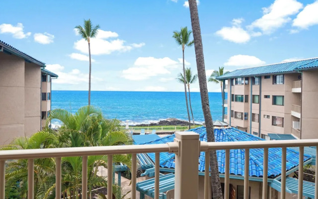 Kona Reef F2 Charming Oceanfront Condo for 4!