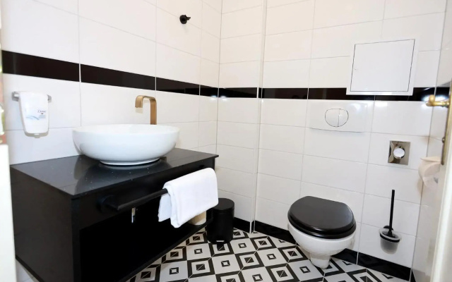 Art Deco WOLKER by ASTORIA  & Medical Spa