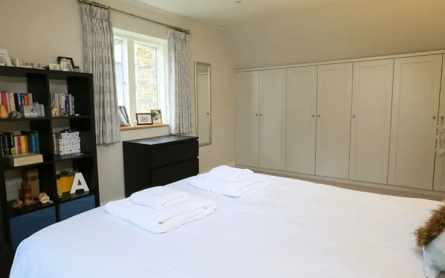 2 The Drive, Hillfield Village