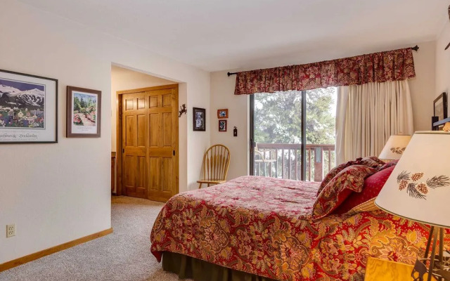 Pine Ridge Condominiums
