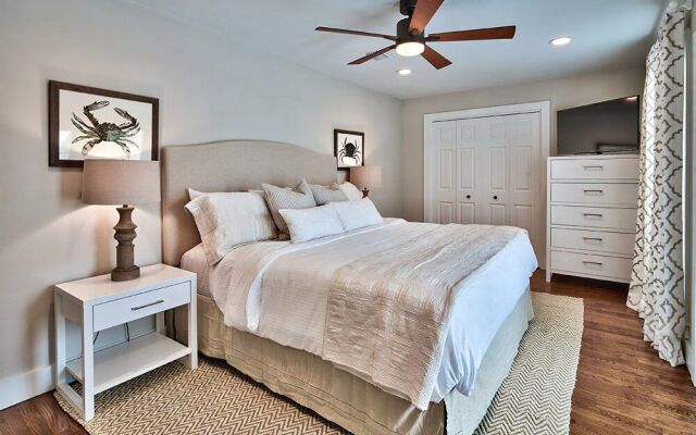 Bottoms Up by RedAwning