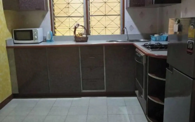 OYO Ban Elephant Blanc Apartment