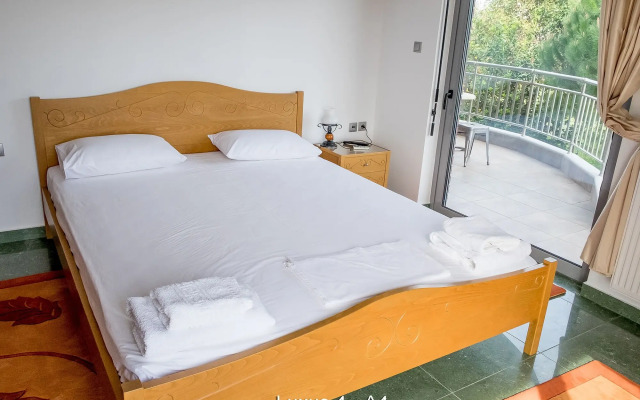IonionStar Hotel