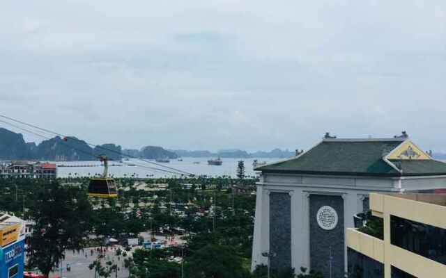 Ivy Hotel Ha Long