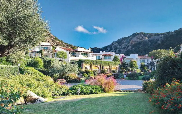 Residence Living Poltu Quatu