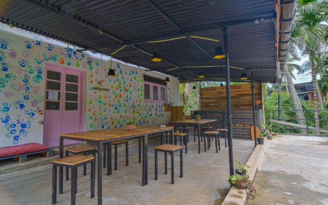 Jay's Bunks-Kandy Hostel - Adults Only