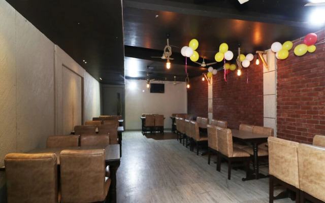 Oyo 23168 Hotel G C Regency