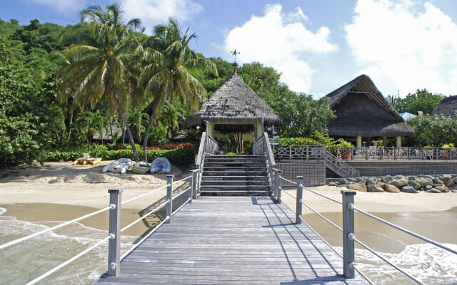 Tamarind Beach Hotel & Yacht Club