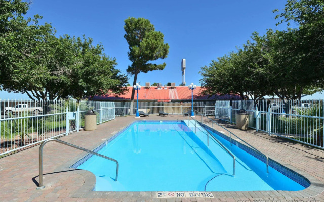 Best Western Swiss Clock Inn