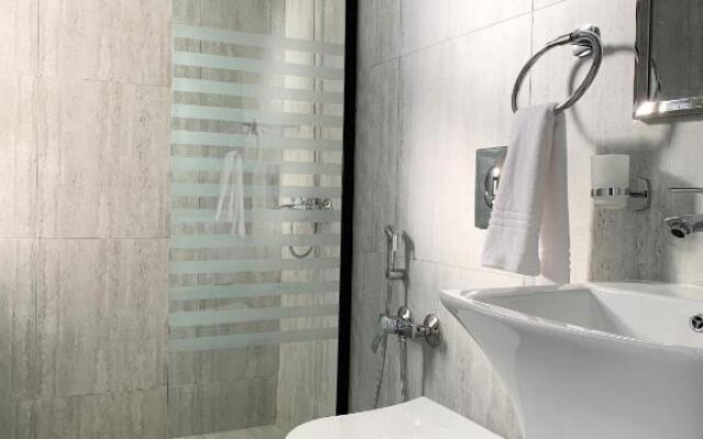 Kease Arid H -9 Luxury Gold Balcony XZ19