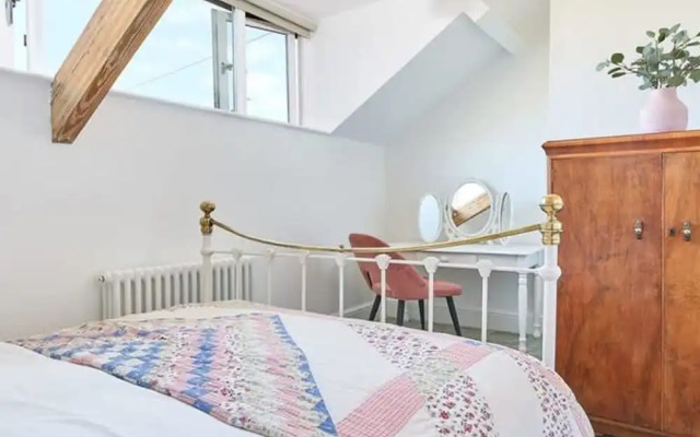 Host Stay Waterleap Cottage
