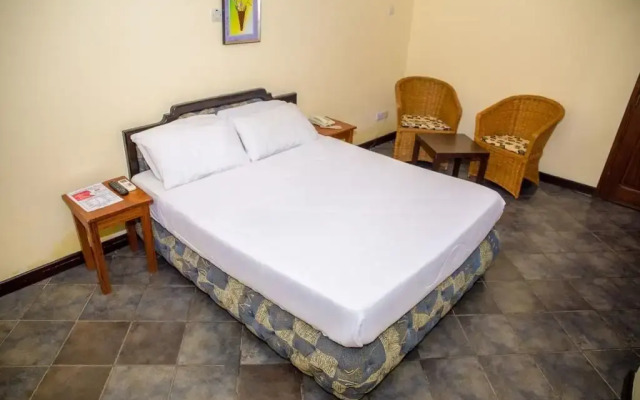 Saadani Tourist Center - Hostel