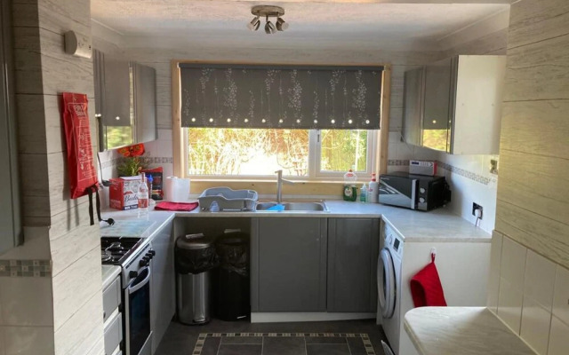 3bed House - Family Friendly - Close To Lochness