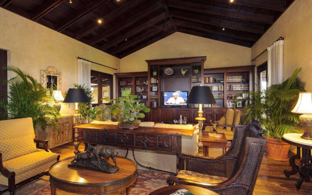Royal Isabela
