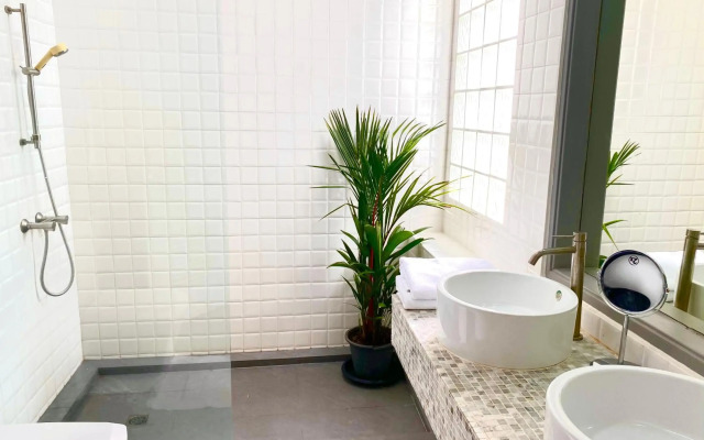 Front Samet Beach house with swimming pool