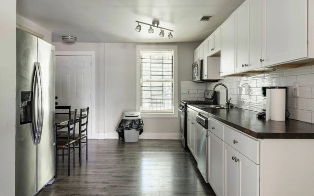 Charming Fully-renovated Bungalow