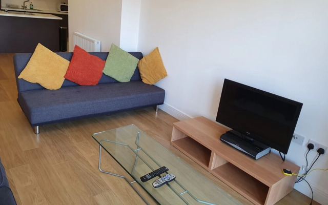 AMAZING 2 BEDS 2 BATHS 10min LDN BRIDGE