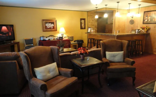 Fireside Inn & Suites
