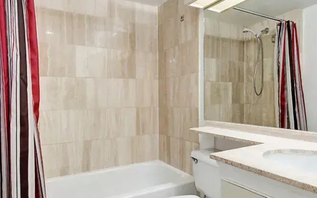 Château Royal Hotel & Suites