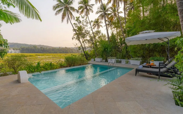 Loto Bianco by Hireavilla -4br w Pvt Pool Siolim