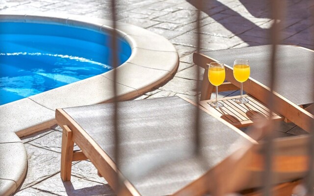 Beautiful Home in Pano With Wifi and 5 Bedrooms