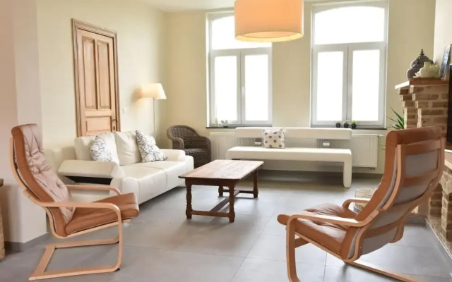 Mansion in Roesbrugge With Garden