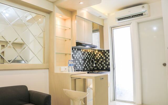 Comfort And Modern 2Br At Bassura City Apartment