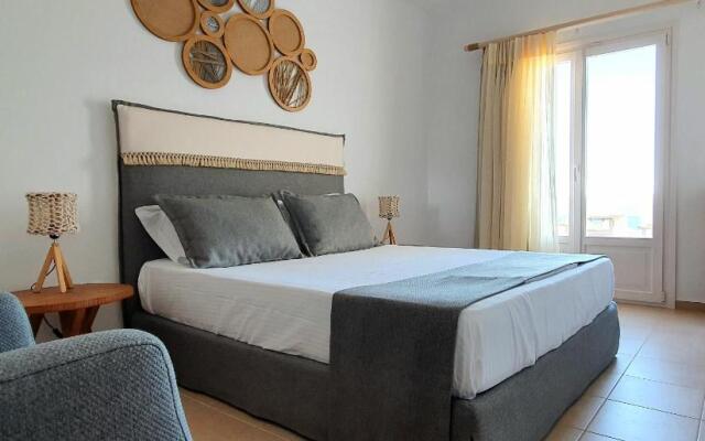 Sarakiniko Rooms