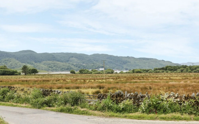 Seaview-barsloisnach Cottage