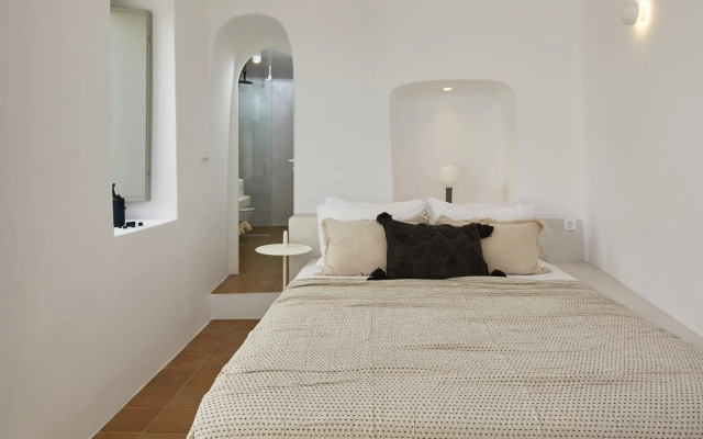 Thiro Villas Santorini