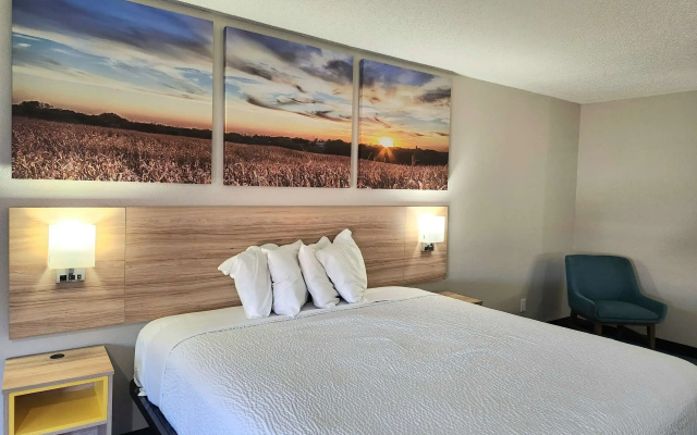 Days Inn & Suites by Wyndham New Iberia
