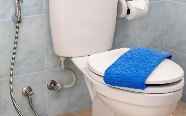 Hideaway Guest House And Bar