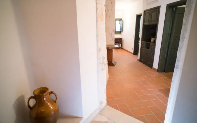 Trullo Bosco Selva Fasano by Typney