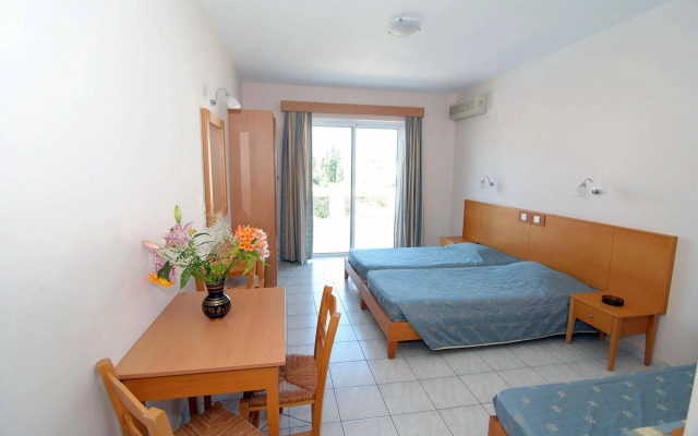 Iris Hotel
