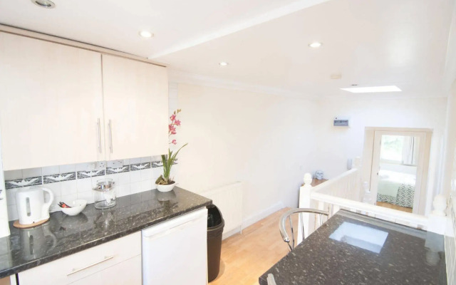 Queen's Club Apartments