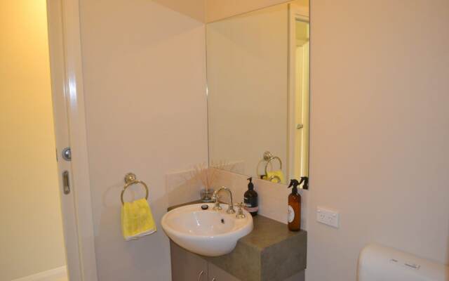 Waterview - 2 Doc Crt