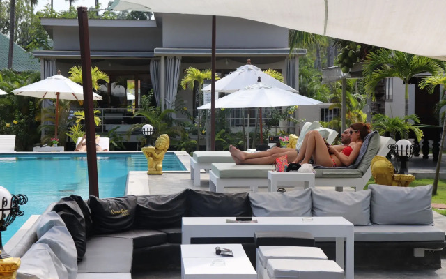 CoconutsPalm Resort