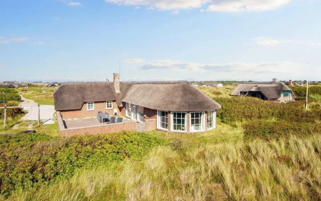 10 Person Holiday Home in Ringkobing