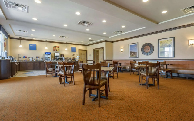 Comfort Inn & Suites