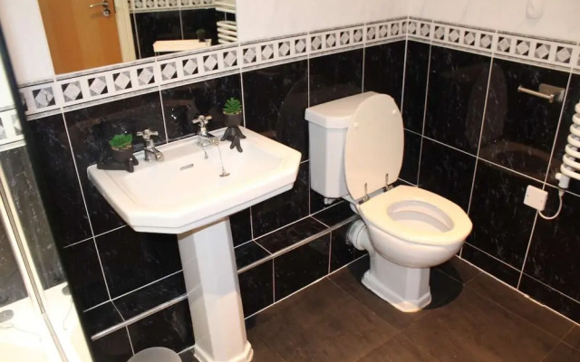 Nottingham Hill Apartment Retreat